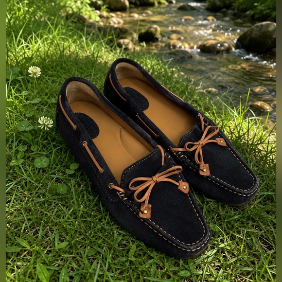 Clarks Shoes - Clark’s Artisan Sz 9 Navy Suede Leather Rubber Sole Loafers EUC